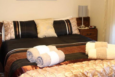 Sunset Retreat - Lismore Accommodation 6