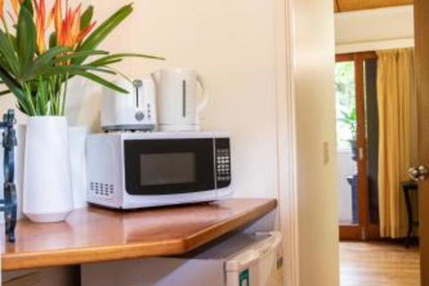 Beachfront Hideaway Port Douglas - Lismore Accommodation 2