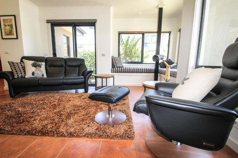 Avignon In Bright - Lismore Accommodation 5