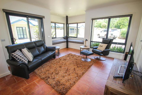 Avignon In Bright - Lismore Accommodation 3