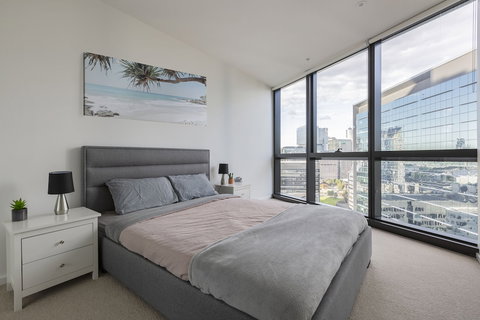 STAY&CO Serviced Apartments Docklands Collins - Lismore Accommodation 4