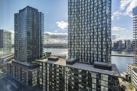 STAY&CO Serviced Apartments Docklands Collins - Lismore Accommodation 0