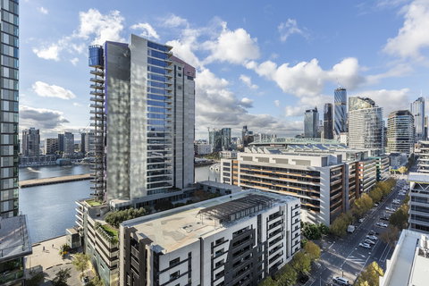 STAY&CO Serviced Apartments Docklands Collins - Lismore Accommodation 2