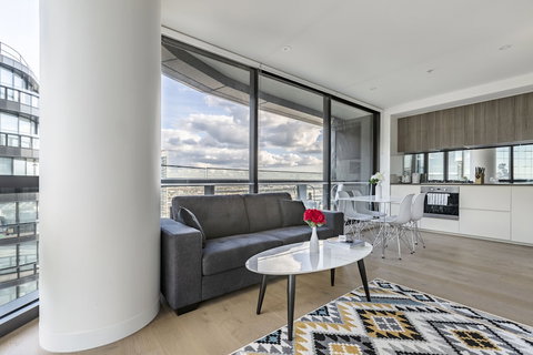 STAY&CO Serviced Apartments Docklands Collins - Lismore Accommodation 5