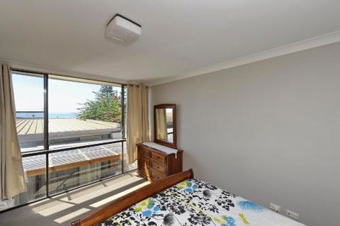 The Crest Unit 5 Shoal Bay - Lismore Accommodation 2