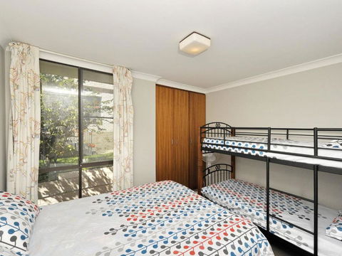 The Crest Unit 5 Shoal Bay - Lismore Accommodation 5