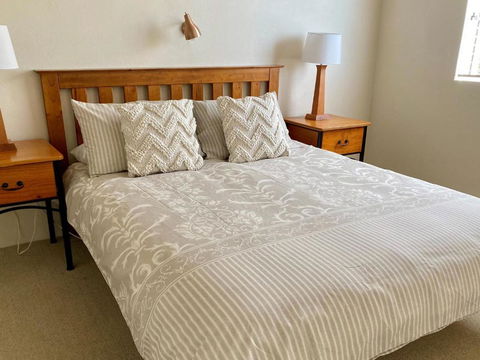 5 SHOAL TOWERS 11 SHOAL BAY RD FANTASTIC LOCATION WITH WATER VIEWS - Lismore Accommodation 1