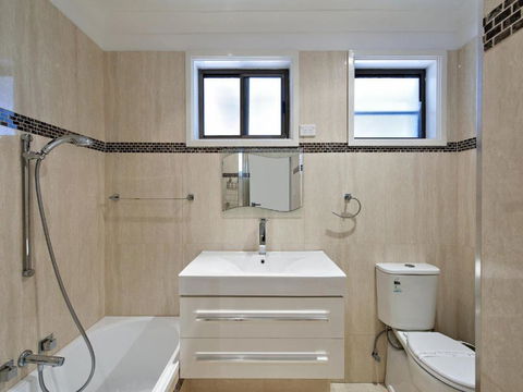 Beach House 8 Mistral Close Large House With Aircon - Lismore Accommodation 2