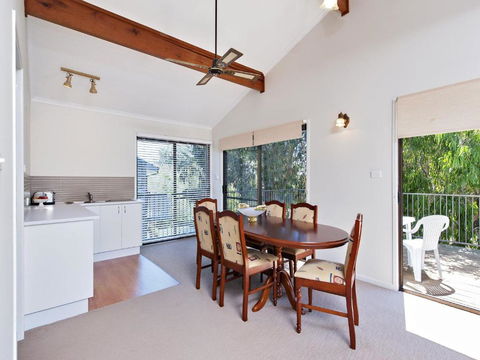 Beach House 8 Mistral Close Large House With Aircon - Lismore Accommodation 6