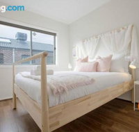 109Cozy Cranbourne Family House5Bed2Bath2Parking