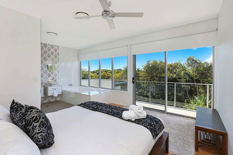 Northshor-Ultimate Beach House - Lismore Accommodation 6