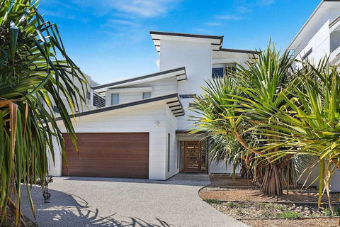 Northshor-Ultimate Beach House - Lismore Accommodation 1