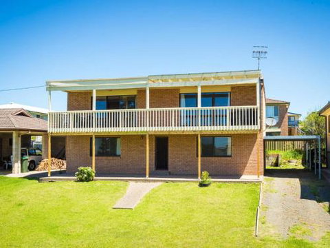 Williams Wonder Large Beach House - Lismore Accommodation 0