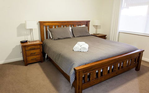 Point Lonsdale Holiday Apartments - Lismore Accommodation 3