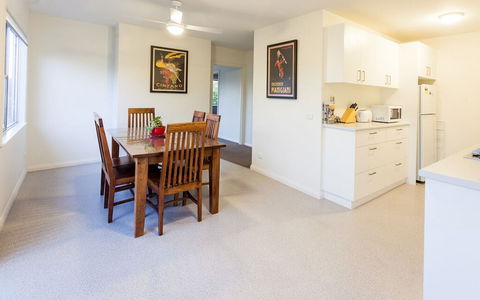 Point Lonsdale Holiday Apartments - Lismore Accommodation 6