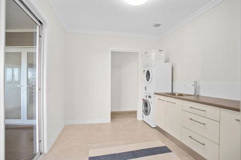 Coastal Retreat - Lismore Accommodation 6