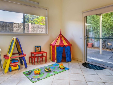 Cuttriss By The Beach - Lismore Accommodation 1