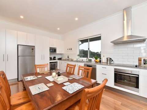 Kinloch Cottage Renovated To New On Daisy Hill Vineyard - Lismore Accommodation 0