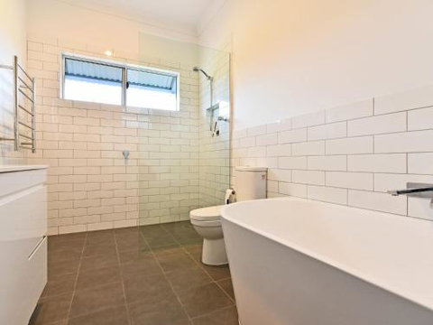 Kinloch Cottage Renovated To New On Daisy Hill Vineyard - Lismore Accommodation 6