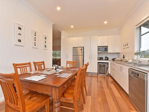 Kinloch Cottage Renovated To New On Daisy Hill Vineyard - Lismore Accommodation 5