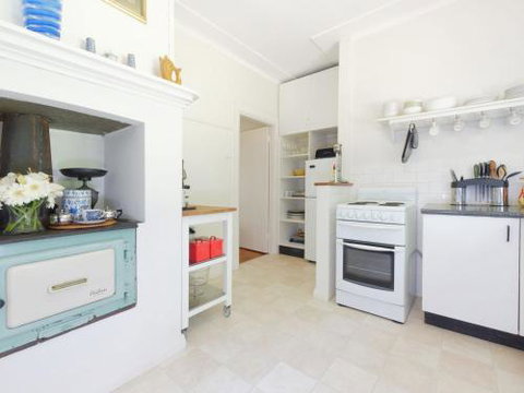 Redwood Cottage Burradoo Getaway Southern Highlands 4pm Check Out Sunday - Lismore Accommodation 4