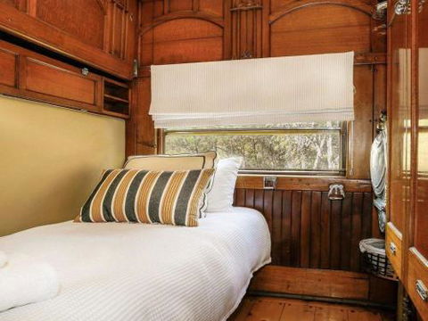 THE ANGAS CARRIAGE Alpine Southern Highlands 4pm Check Out On Sundays - Lismore Accommodation 3