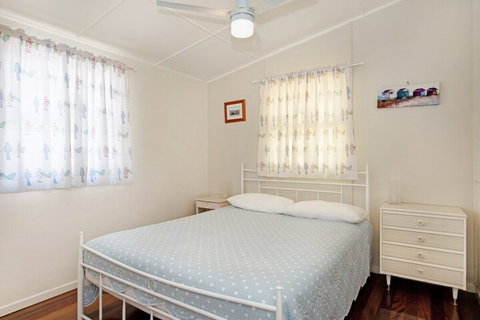 Close To Water Restaurants & Clubs Toorbul St. Bongaree - Lismore Accommodation 5