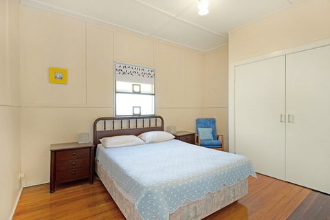 Close To Water Restaurants & Clubs Toorbul St. Bongaree - Lismore Accommodation 2