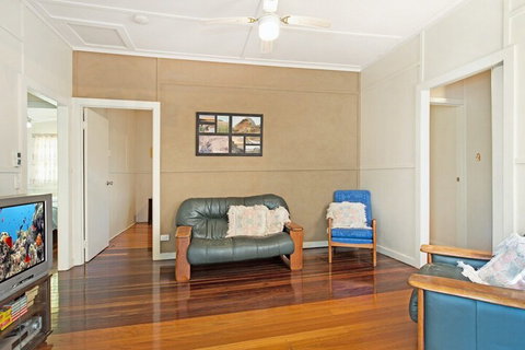 Close To Water Restaurants & Clubs Toorbul St. Bongaree - Lismore Accommodation 3