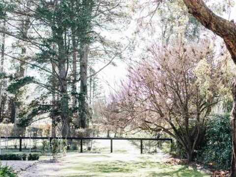 KIRRIEMUIR Burradoo Southern Highlands 4pm Check Out Sunday - Lismore Accommodation 1