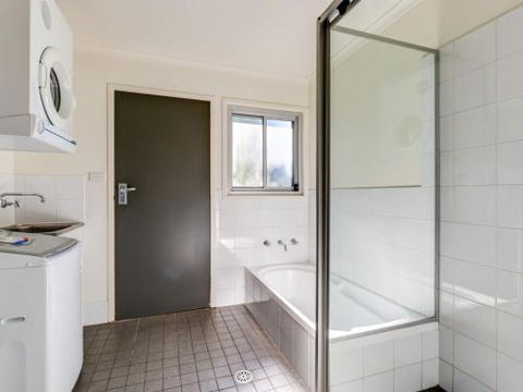 Boathouse 2 4pm Check Out Sundays - Lismore Accommodation 2