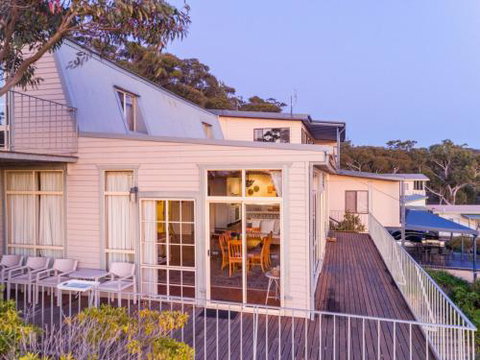 Sea Point At Hyams Beach 4pm Check Out Sundays - Lismore Accommodation 1