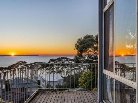 Sea Point At Hyams Beach 4pm Check Out Sundays - Lismore Accommodation 4