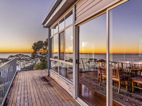 Sea Point At Hyams Beach 4pm Check Out Sundays - Lismore Accommodation 0