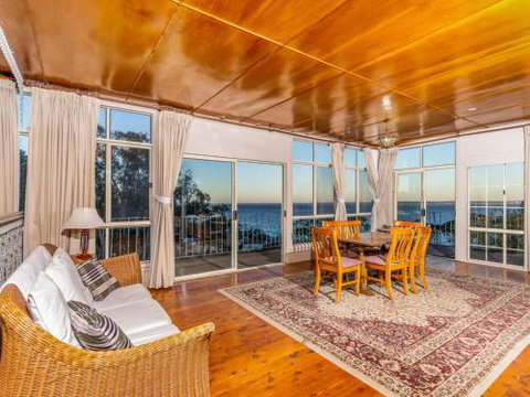 Sea Point At Hyams Beach 4pm Check Out Sundays - Lismore Accommodation 3