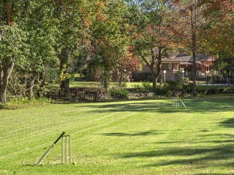 THE ELMS Berry Berry & Surrounds 4pm Check Out Sundays - Lismore Accommodation 5