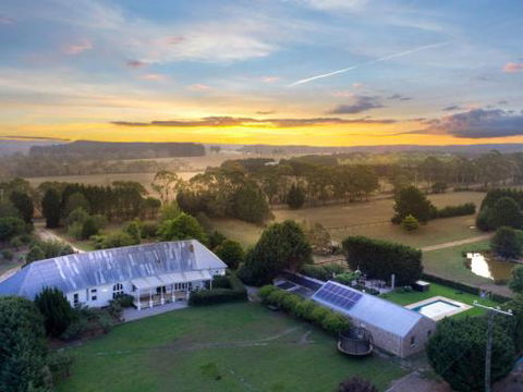 Wembley House Southern Highlands With 4pm Check Out Sunday - Lismore Accommodation 0