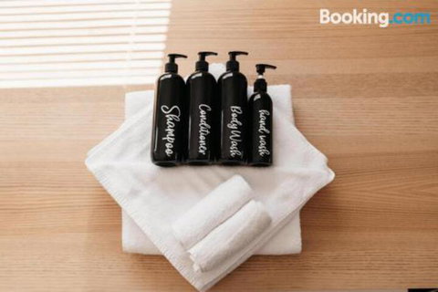 Wentworth Estate 5 Bedroom Luxury Home Sleeps 12 - Lismore Accommodation 1