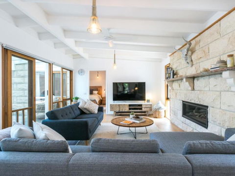 Stunning Sorrento Escape With Pool - Lismore Accommodation 6