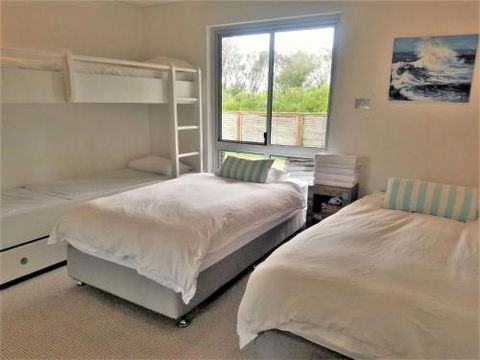 Beachfront Location 28 Mitchell Pde - Lismore Accommodation 2