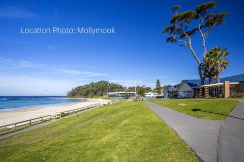 Beachfront Location 28 Mitchell Pde - Lismore Accommodation 1