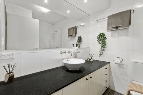 A Cozy & Modern Studio Next To Darling Harbour - Lismore Accommodation 5