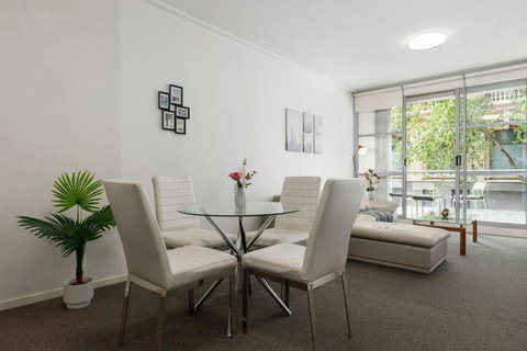 A Cozy & Modern Studio Next To Darling Harbour - Lismore Accommodation 2