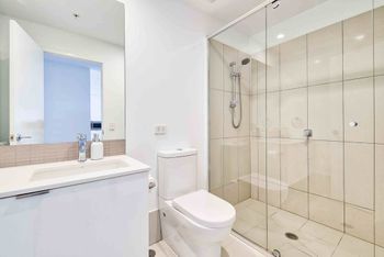 Bright 2 Bedroom Seafoam Apartment - Lismore Accommodation 4