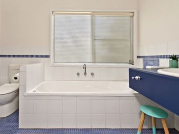 Bali Blue - Lismore Accommodation 5