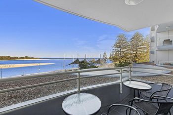 The Oak Room 106 - Lismore Accommodation 0