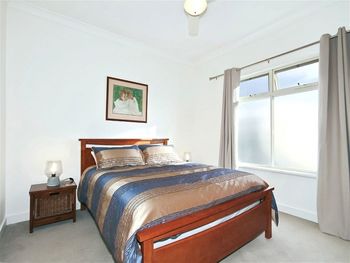 Modern Seaside Sanctuary - Lismore Accommodation 4