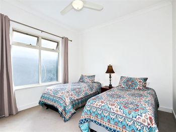 Modern Seaside Sanctuary - Lismore Accommodation 5