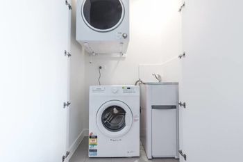 Executive Two Bedroom City Apartment With Views - Lismore Accommodation 5