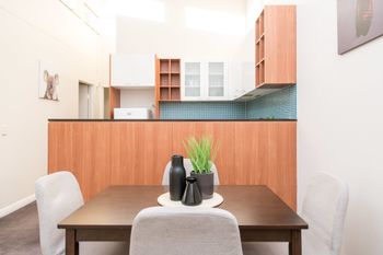 2 Bedroom Balcony Terrace Near Kings Cross - Lismore Accommodation 1